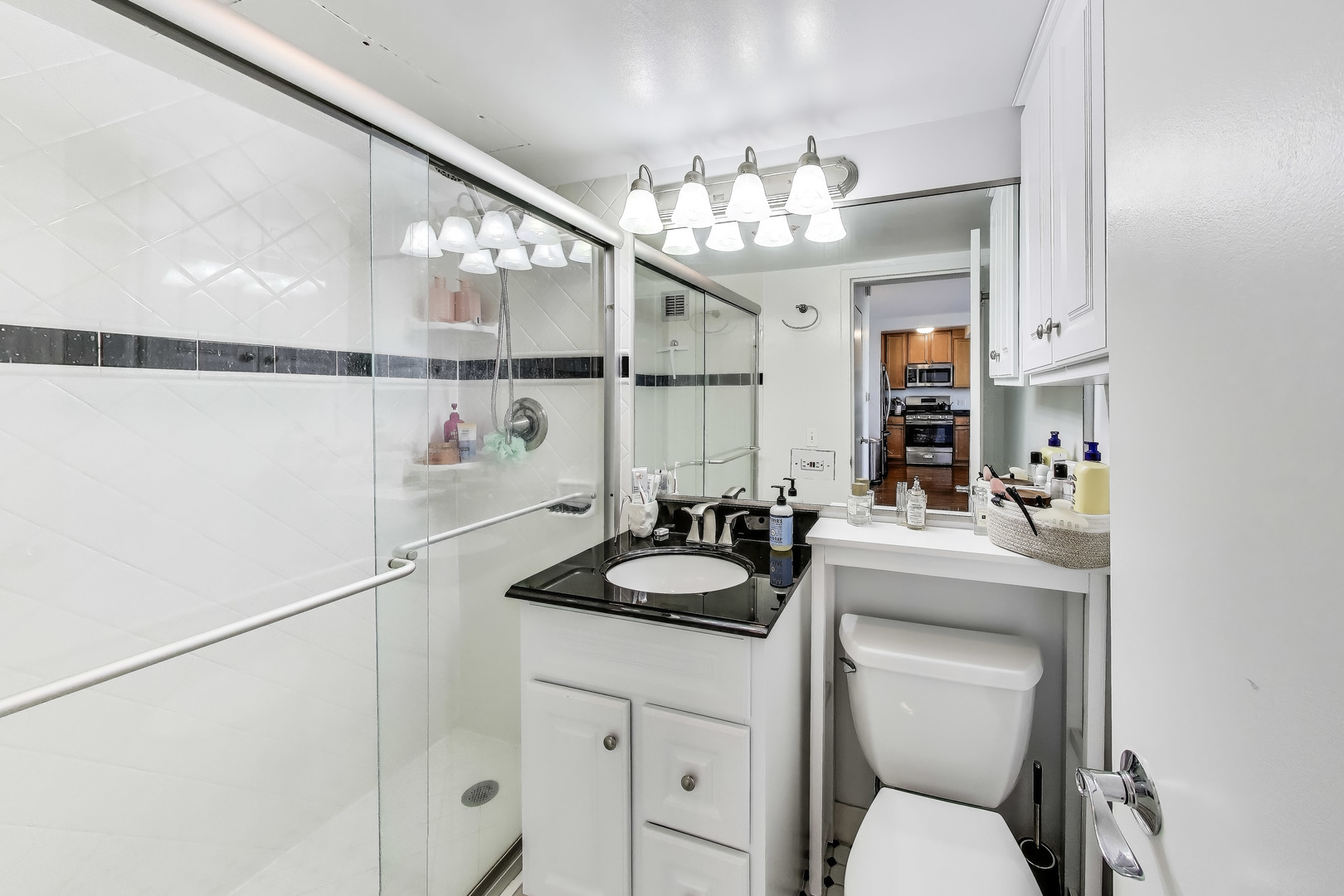 2300 N Commonwealth Avenue Unit: 7D