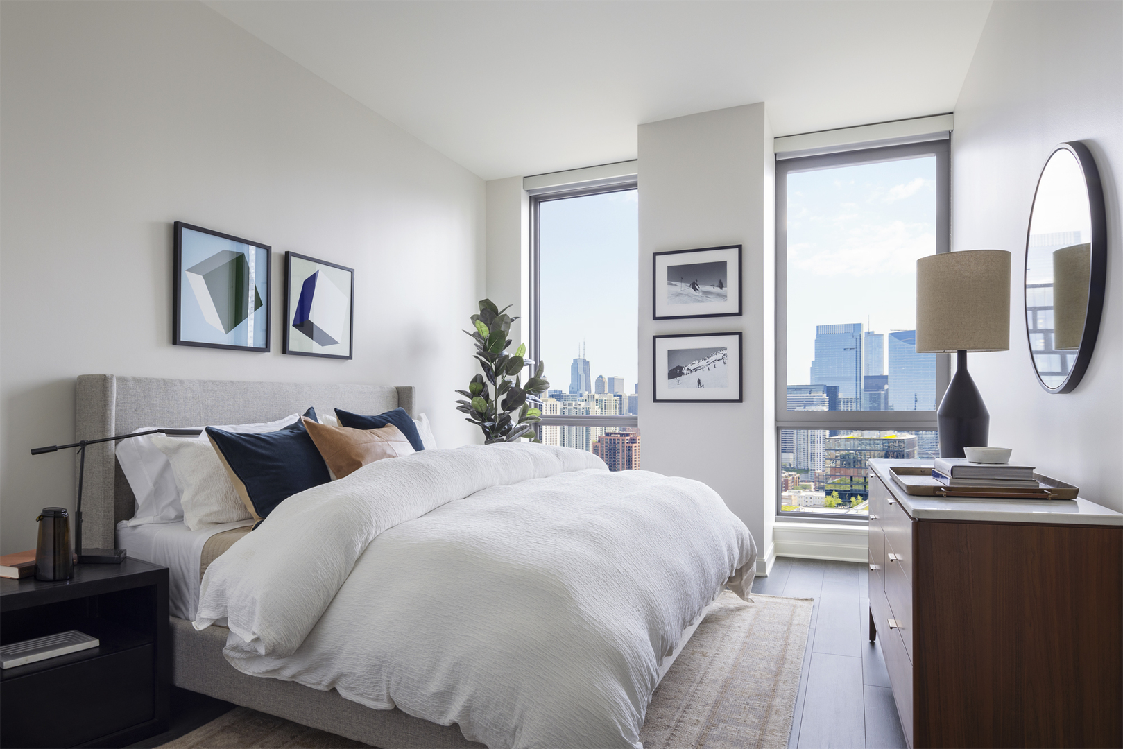 164 N Peoria Street Unit: 2204