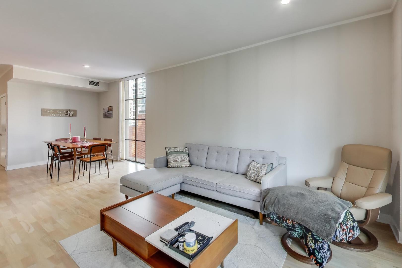 744 N Clark Street Unit: 505