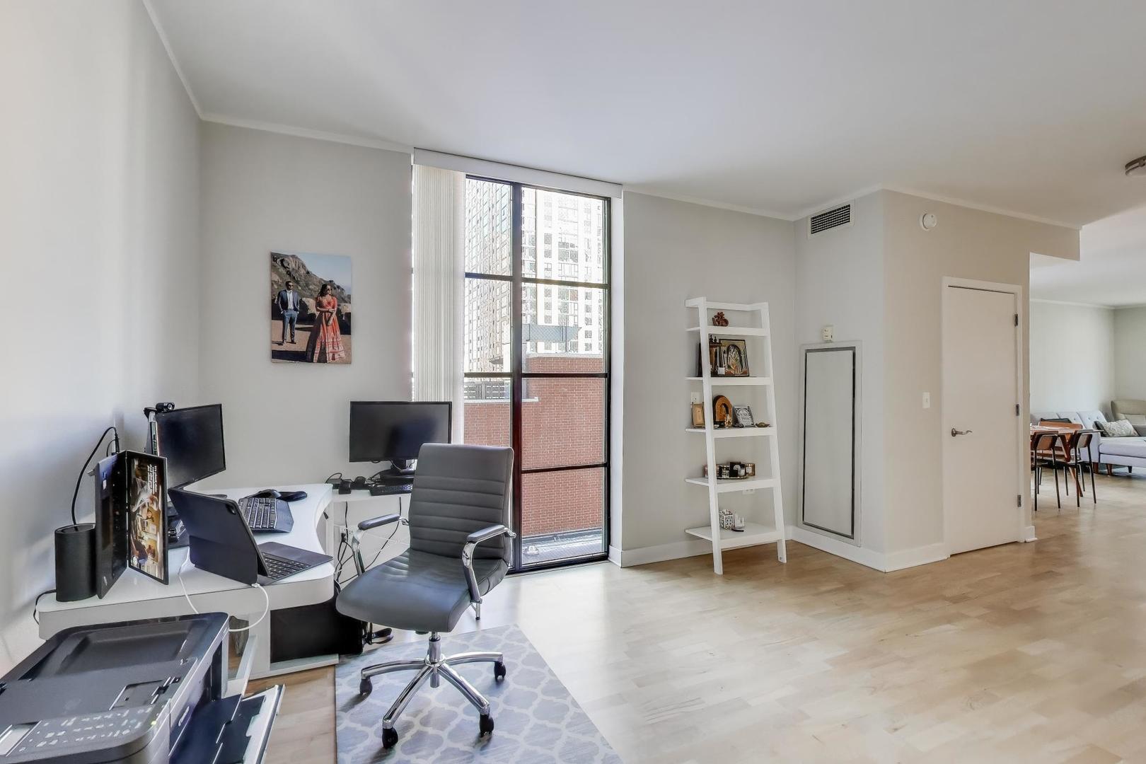 744 N Clark Street Unit: 505