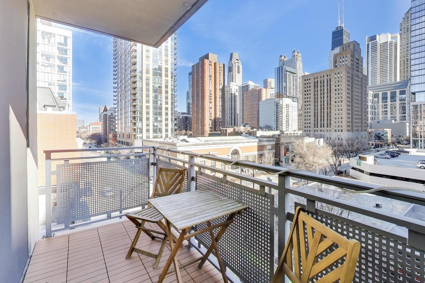 744 N Clark Street Unit: 505