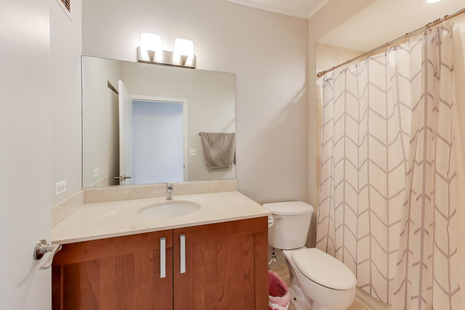 744 N Clark Street Unit: 505