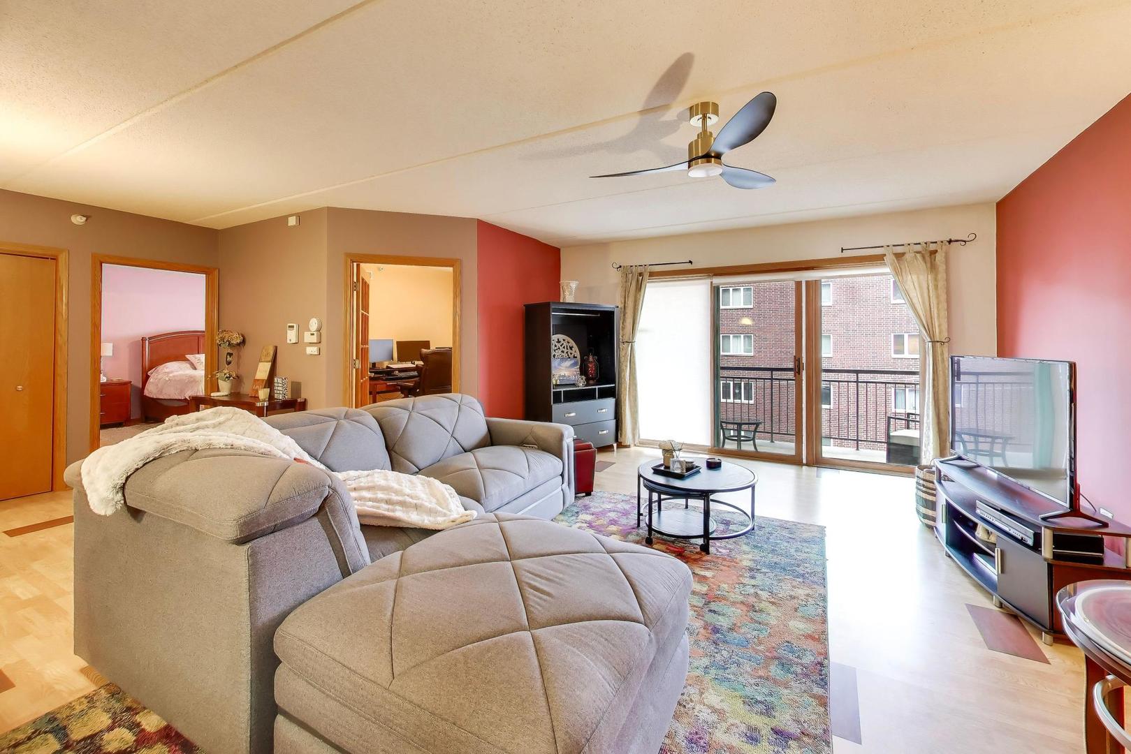 1327 Brown Street Unit: 407