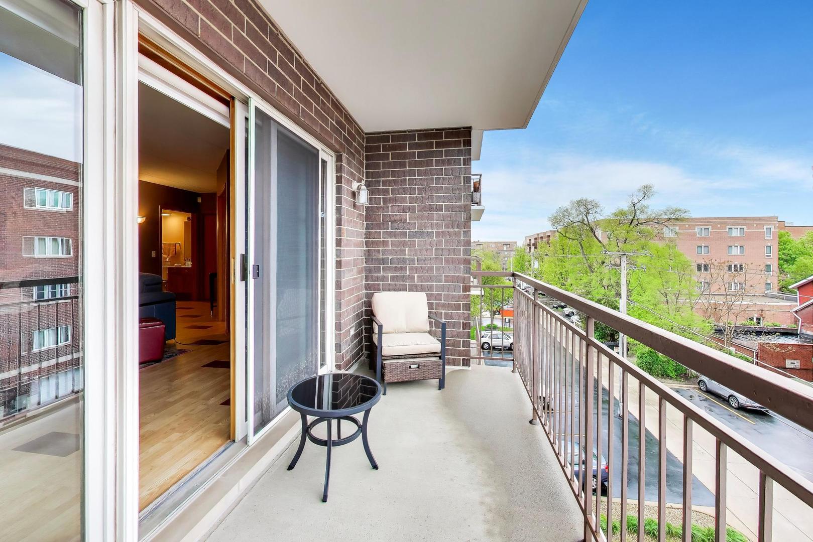 1327 Brown Street Unit: 407