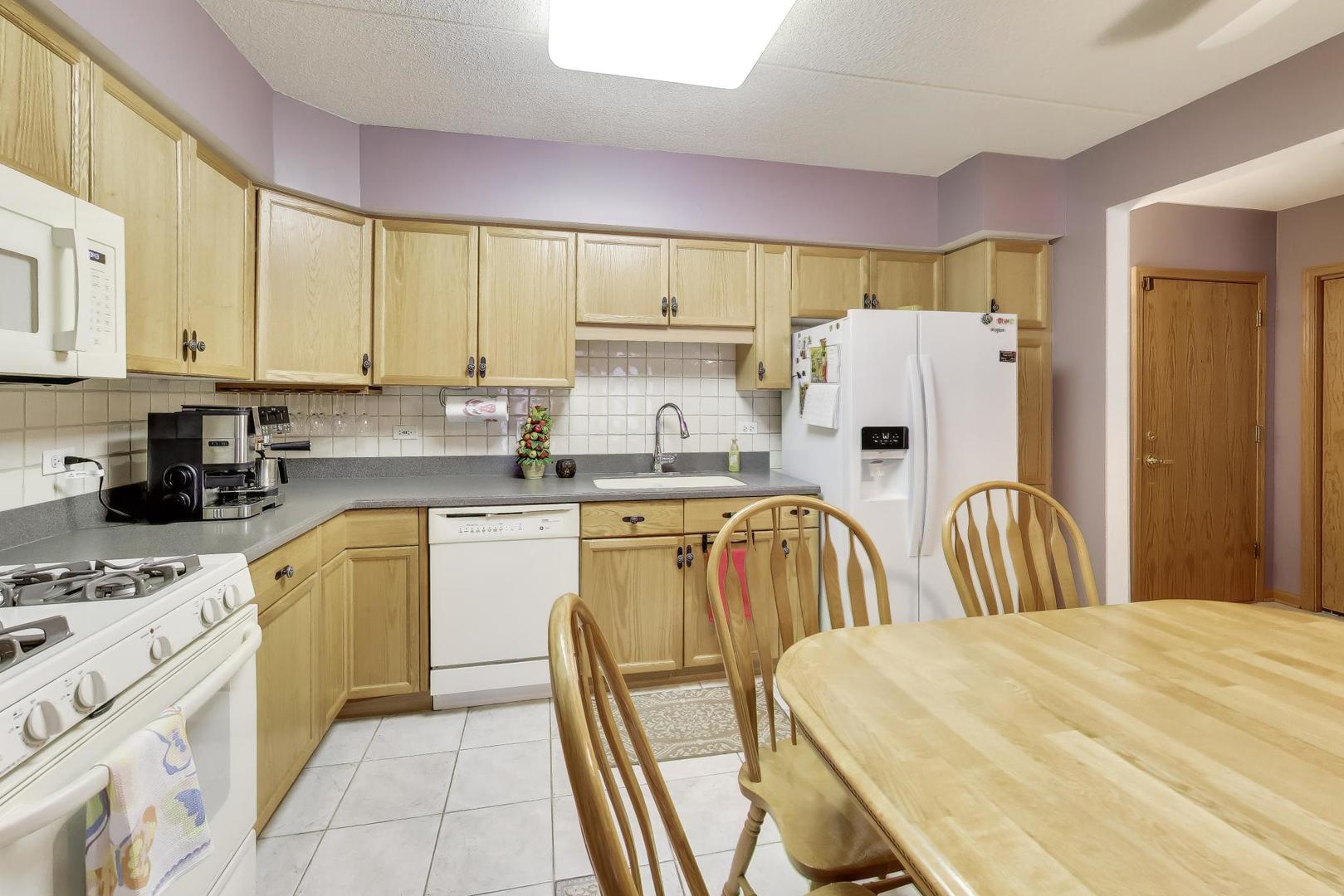 1327 Brown Street Unit: 407