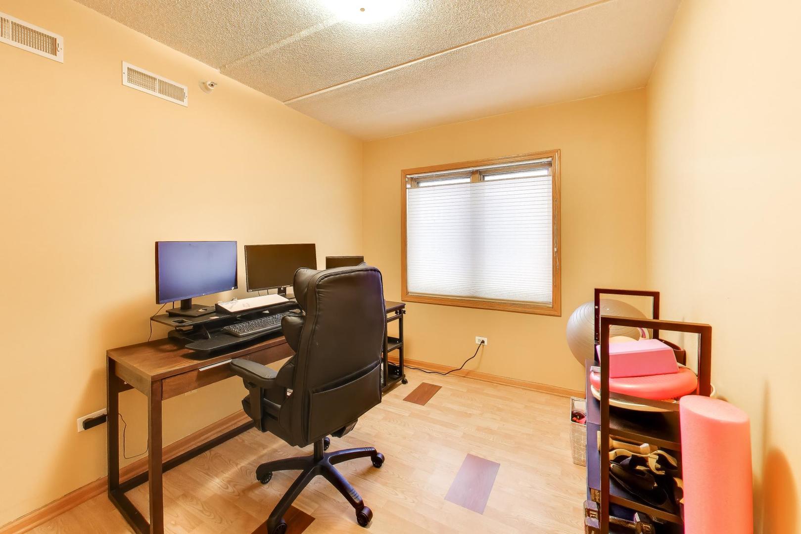 1327 Brown Street Unit: 407
