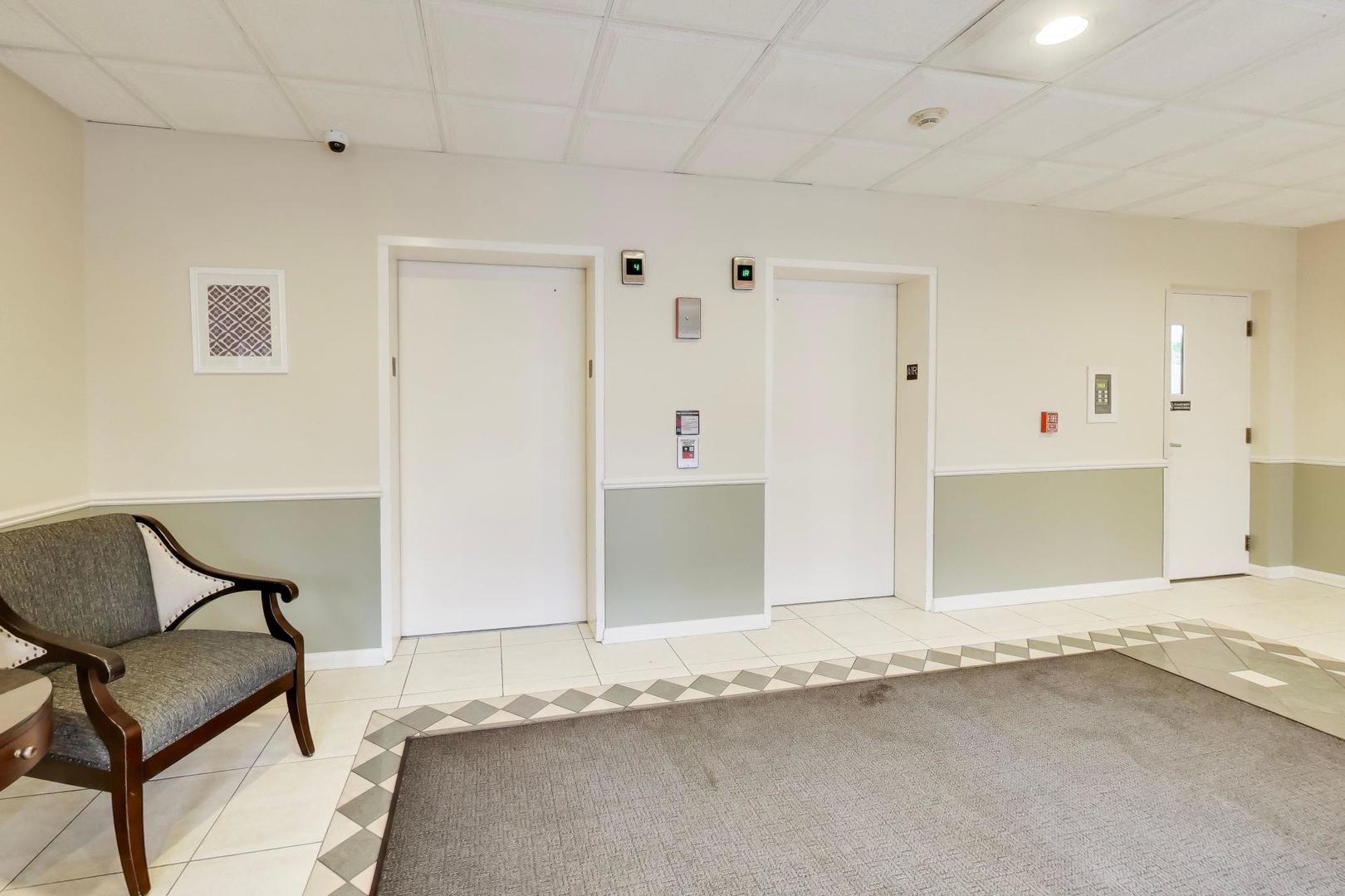 1327 Brown Street Unit: 407