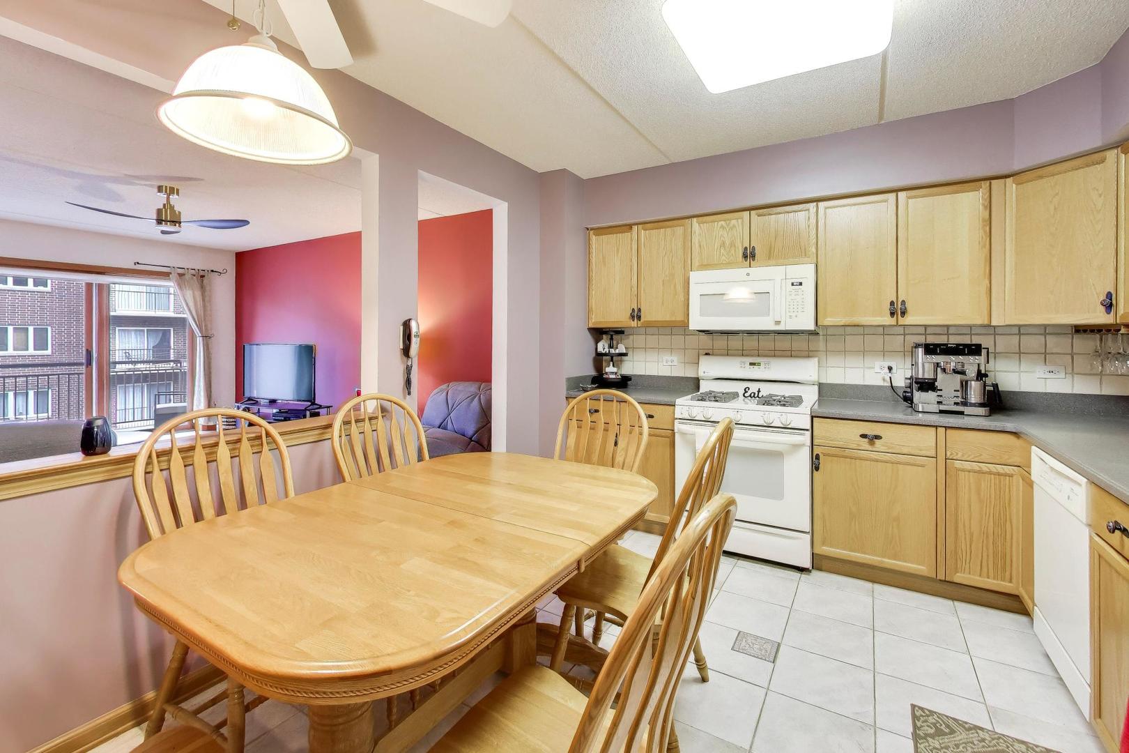 1327 Brown Street Unit: 407