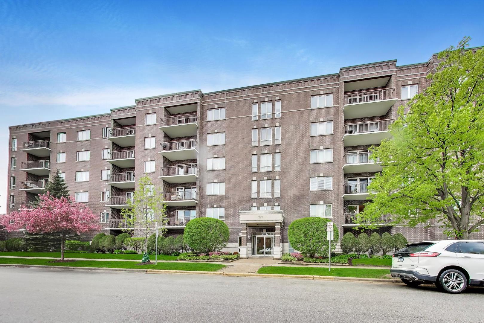 1327 Brown Street Unit: 407