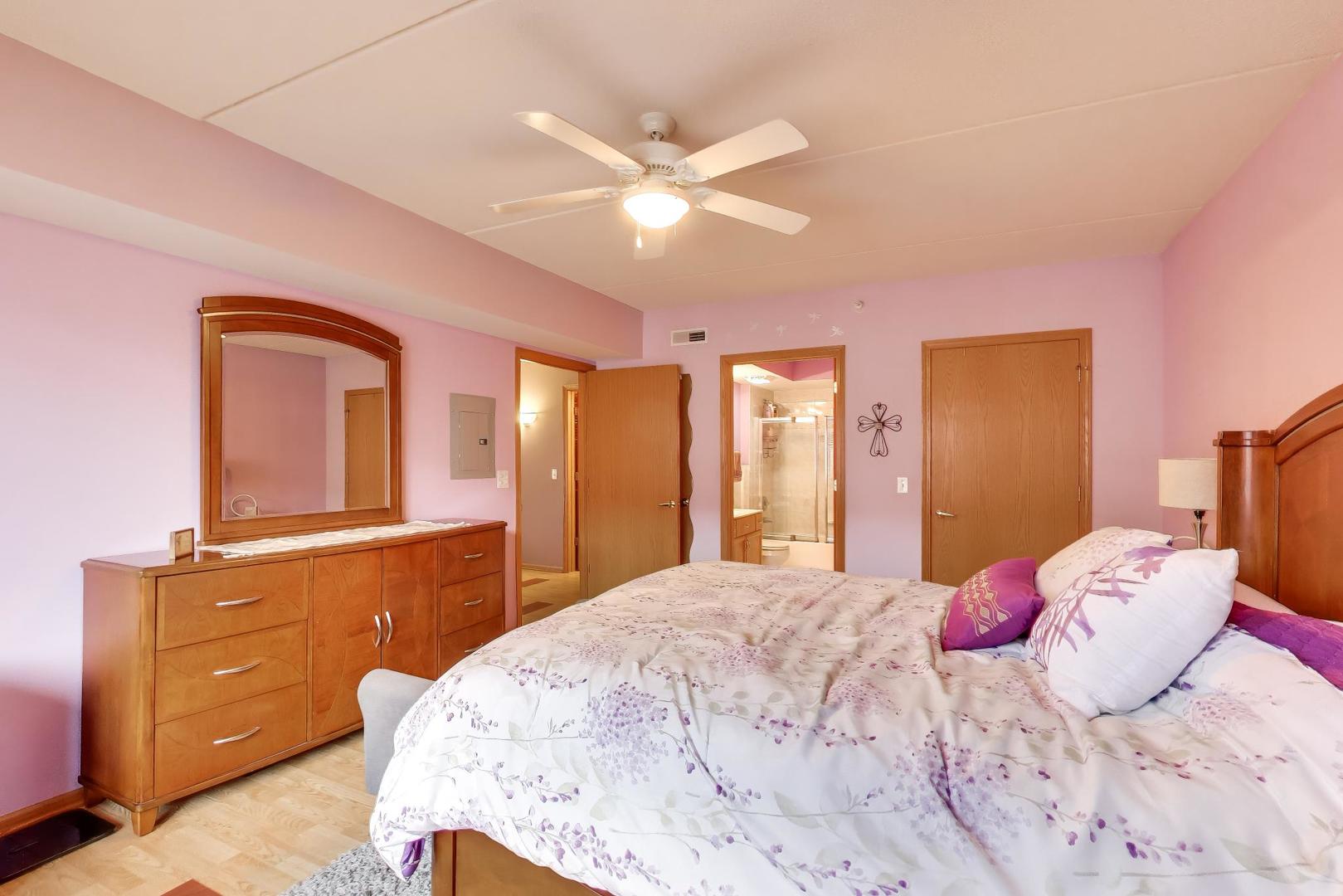 1327 Brown Street Unit: 407
