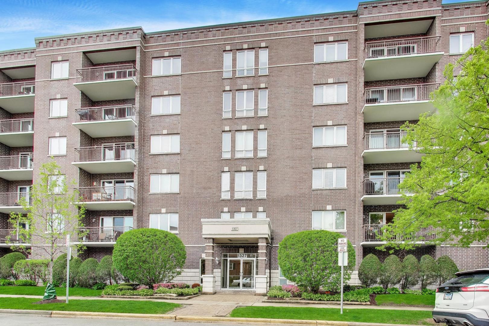1327 Brown Street Unit: 407