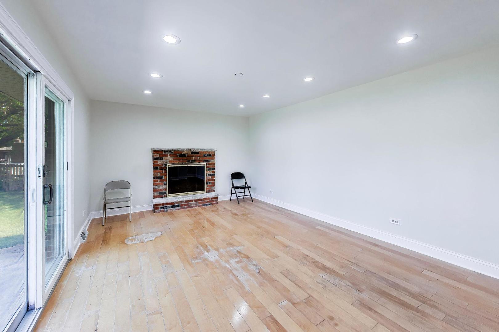 1526 Carrol Court