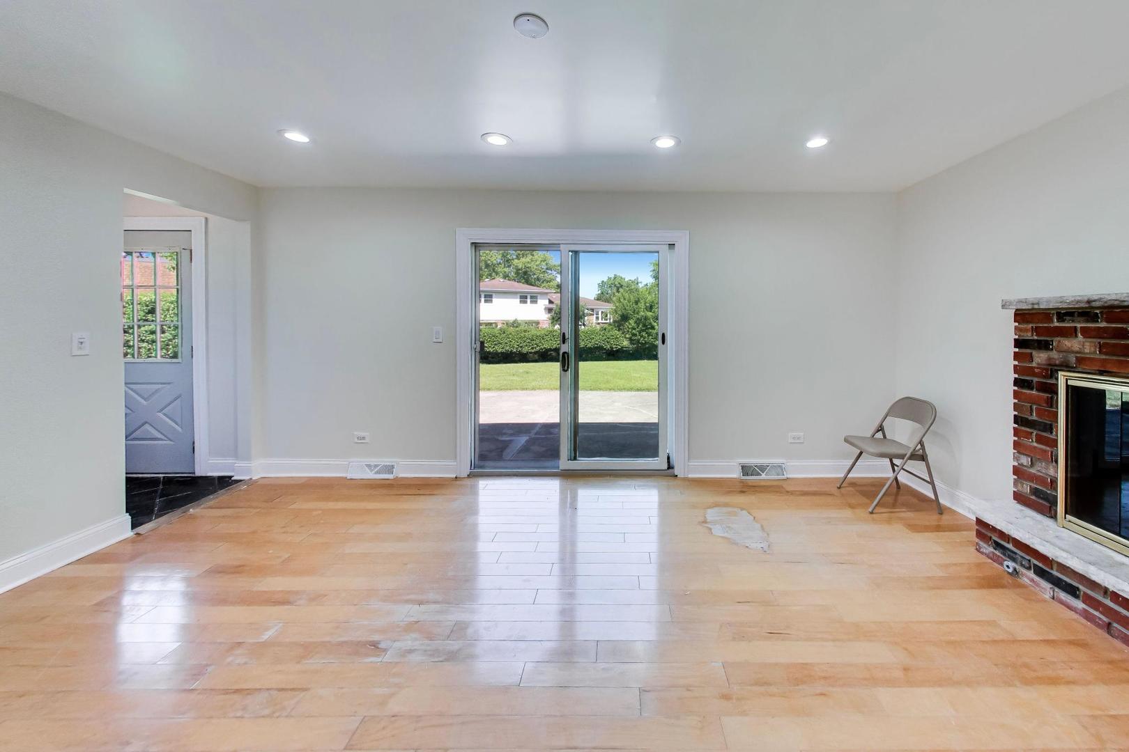 1526 Carrol Court