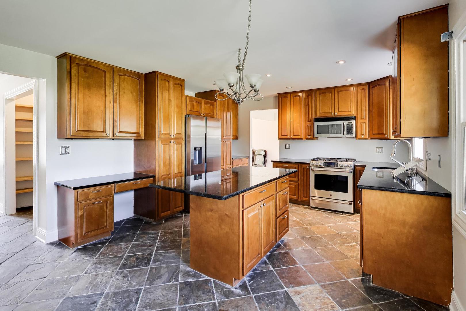 1526 Carrol Court
