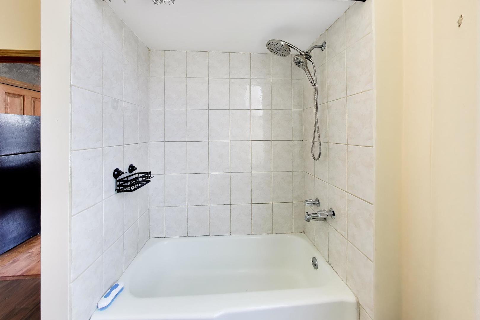 2338 S Blue Island Avenue Unit: 2F