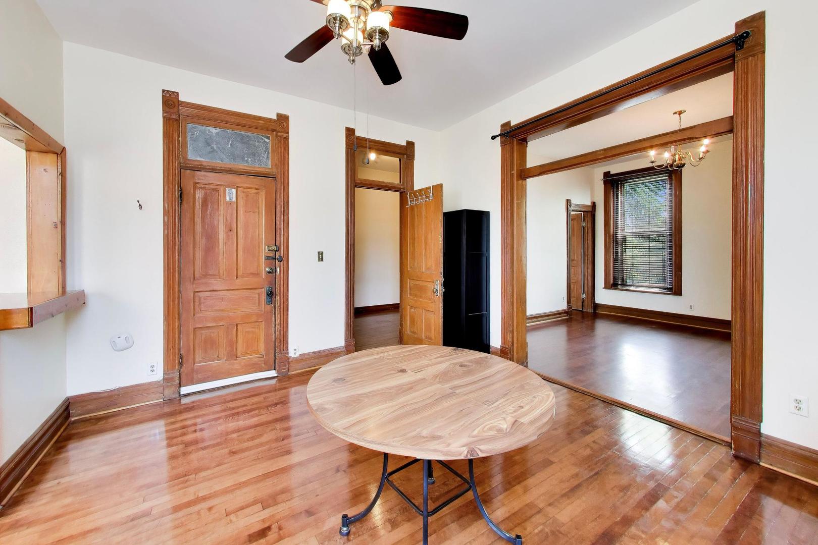 2338 S Blue Island Avenue Unit: 2F