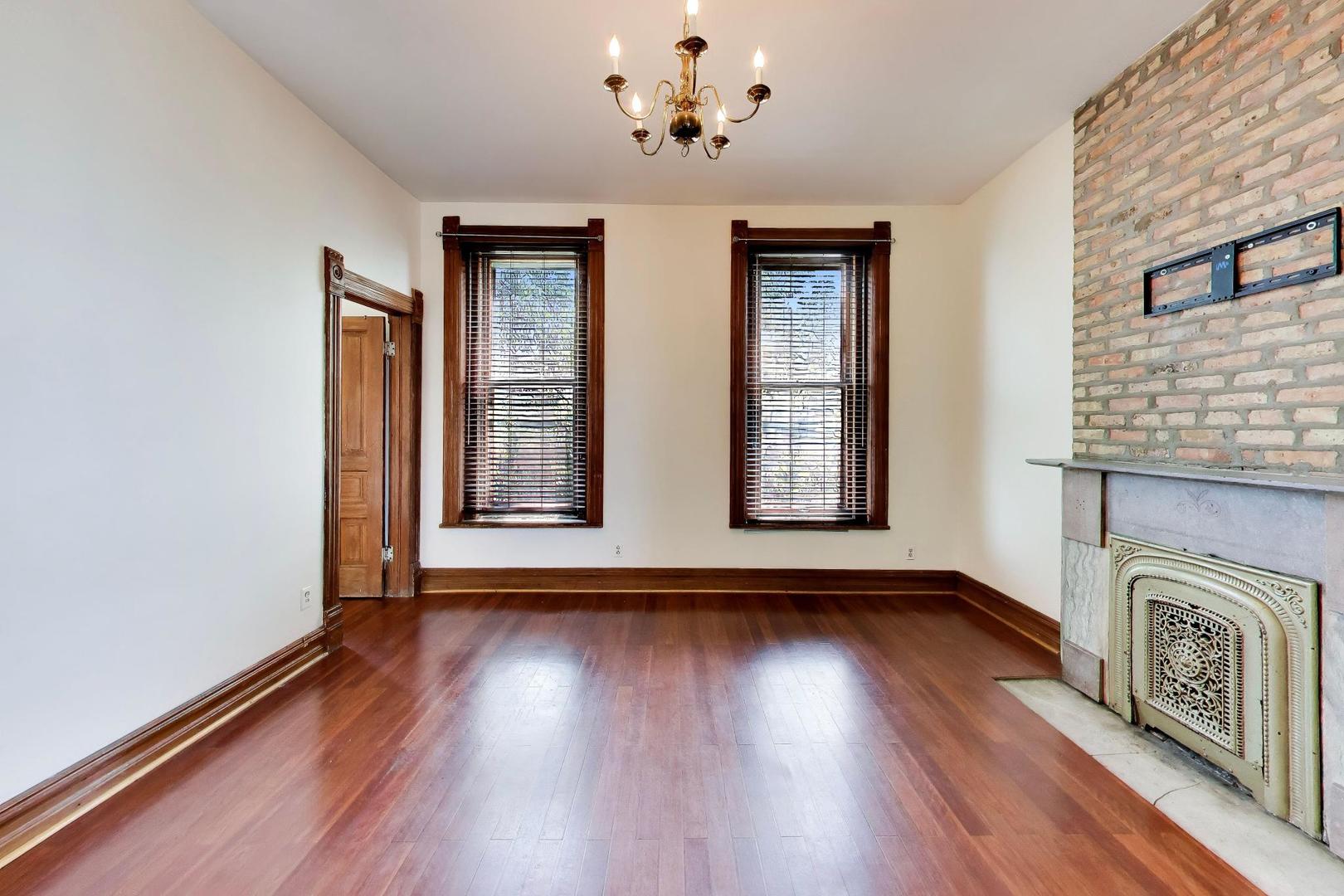 2338 S Blue Island Avenue Unit: 2F