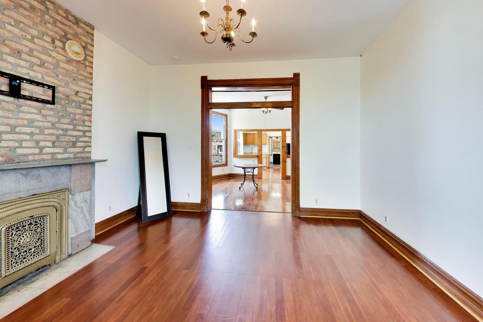 2338 S Blue Island Avenue Unit: 2F