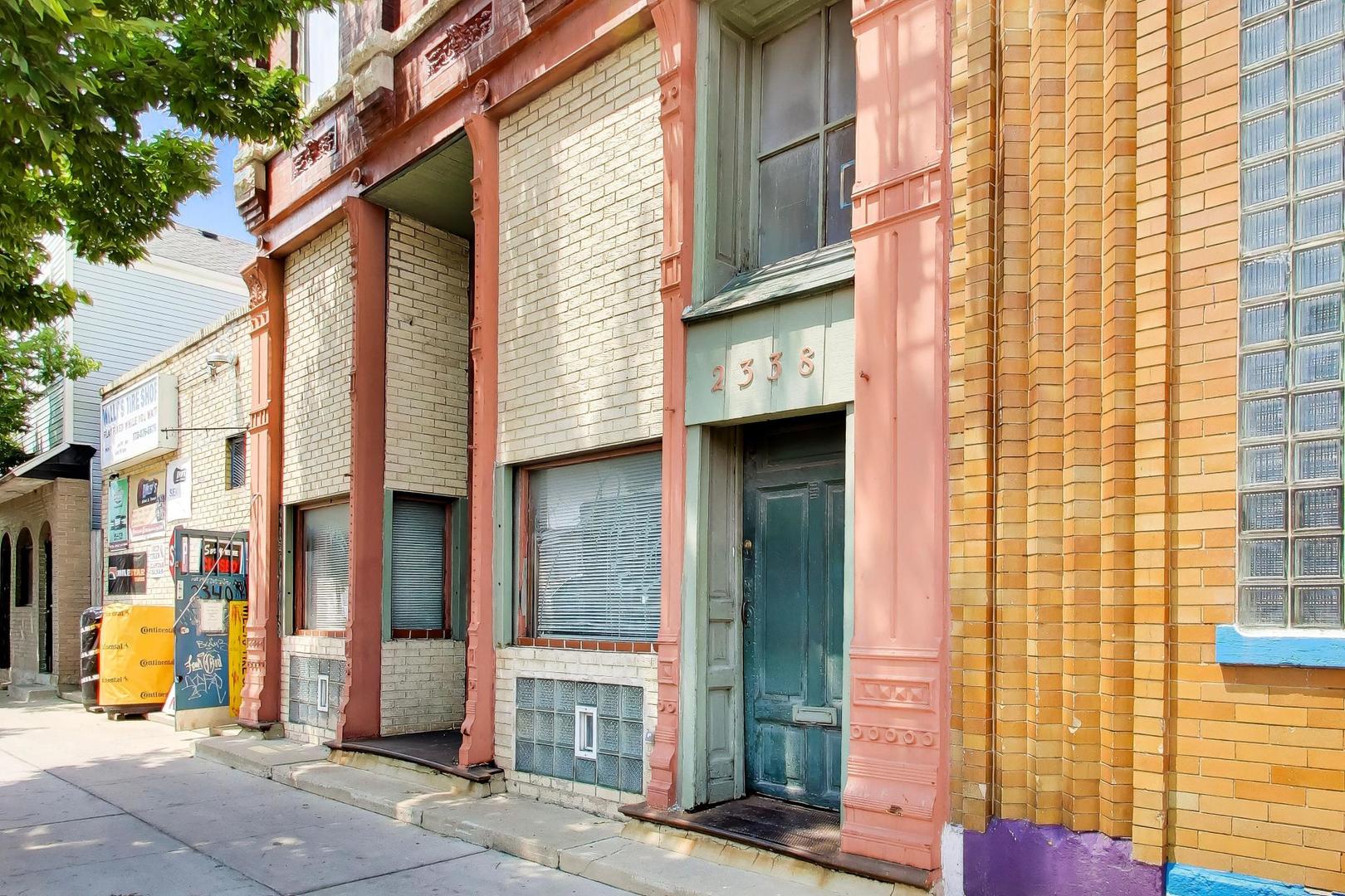 2338 S Blue Island Avenue Unit: 2F