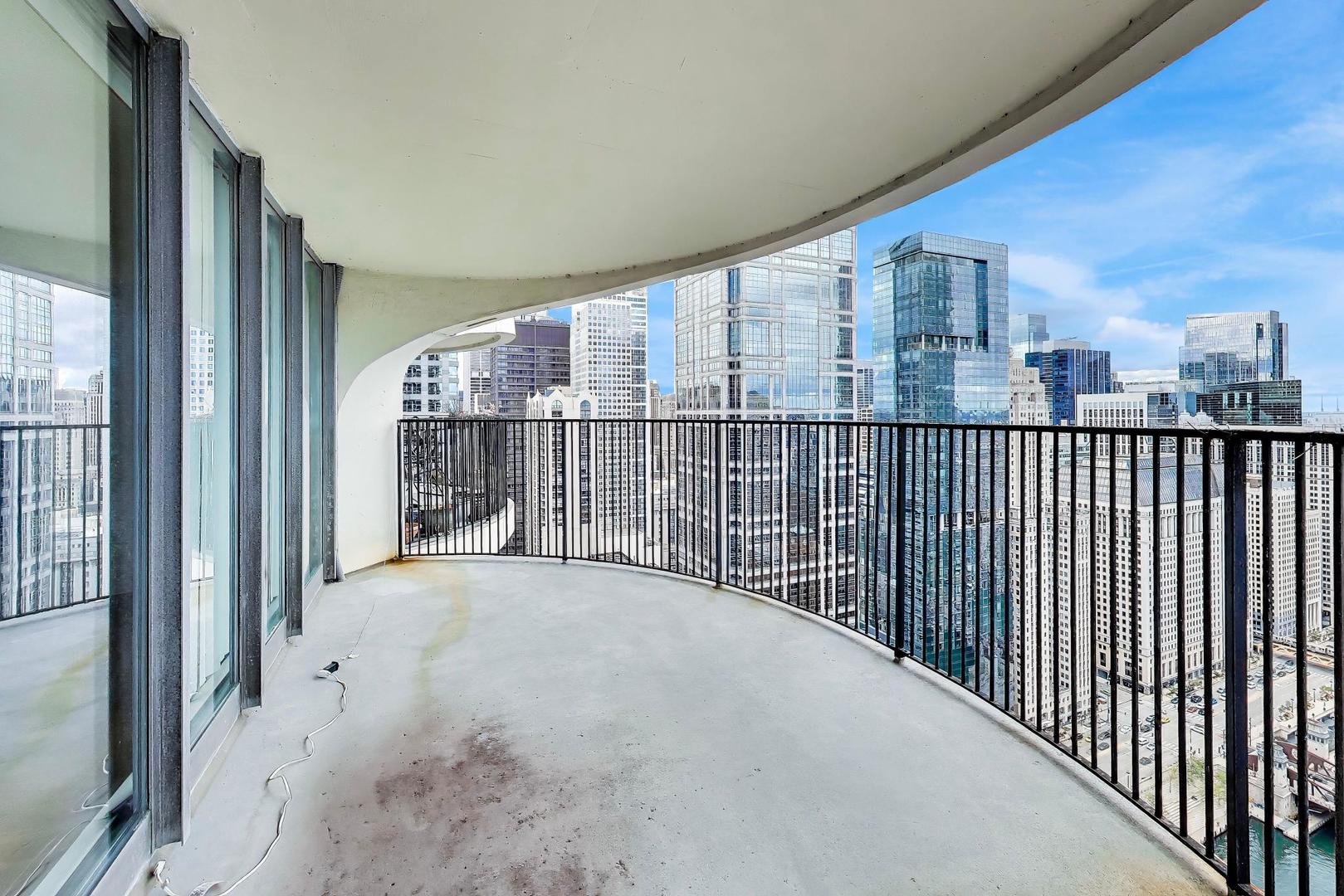 300 N State Street Unit: 4702