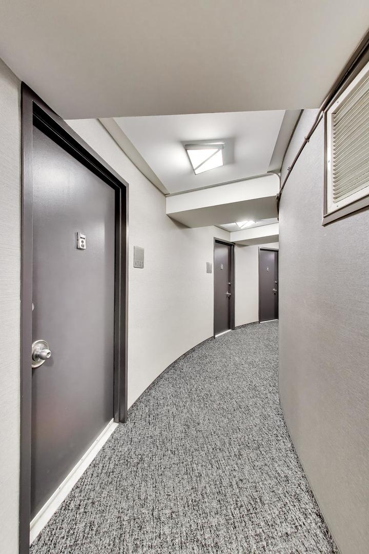 300 N State Street Unit: 4702