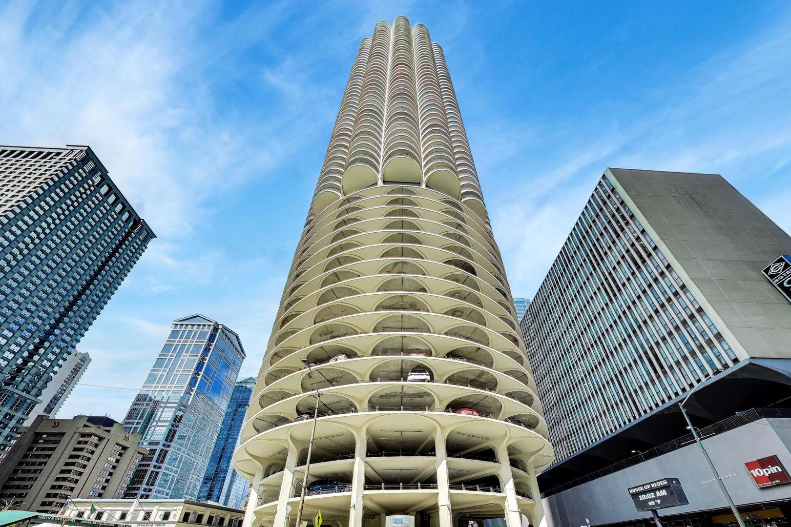 300 N State Street Unit: 4702