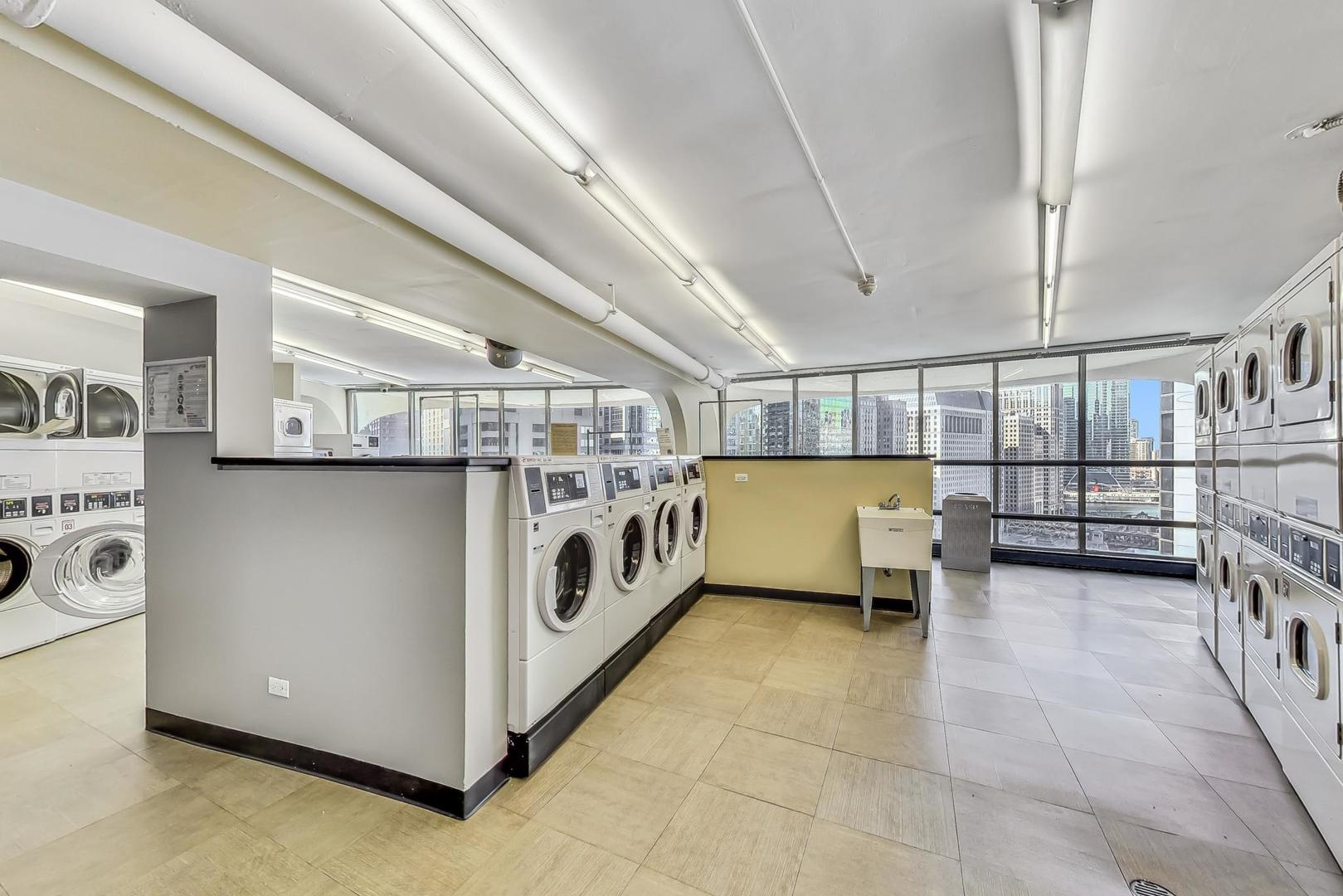 300 N State Street Unit: 4702