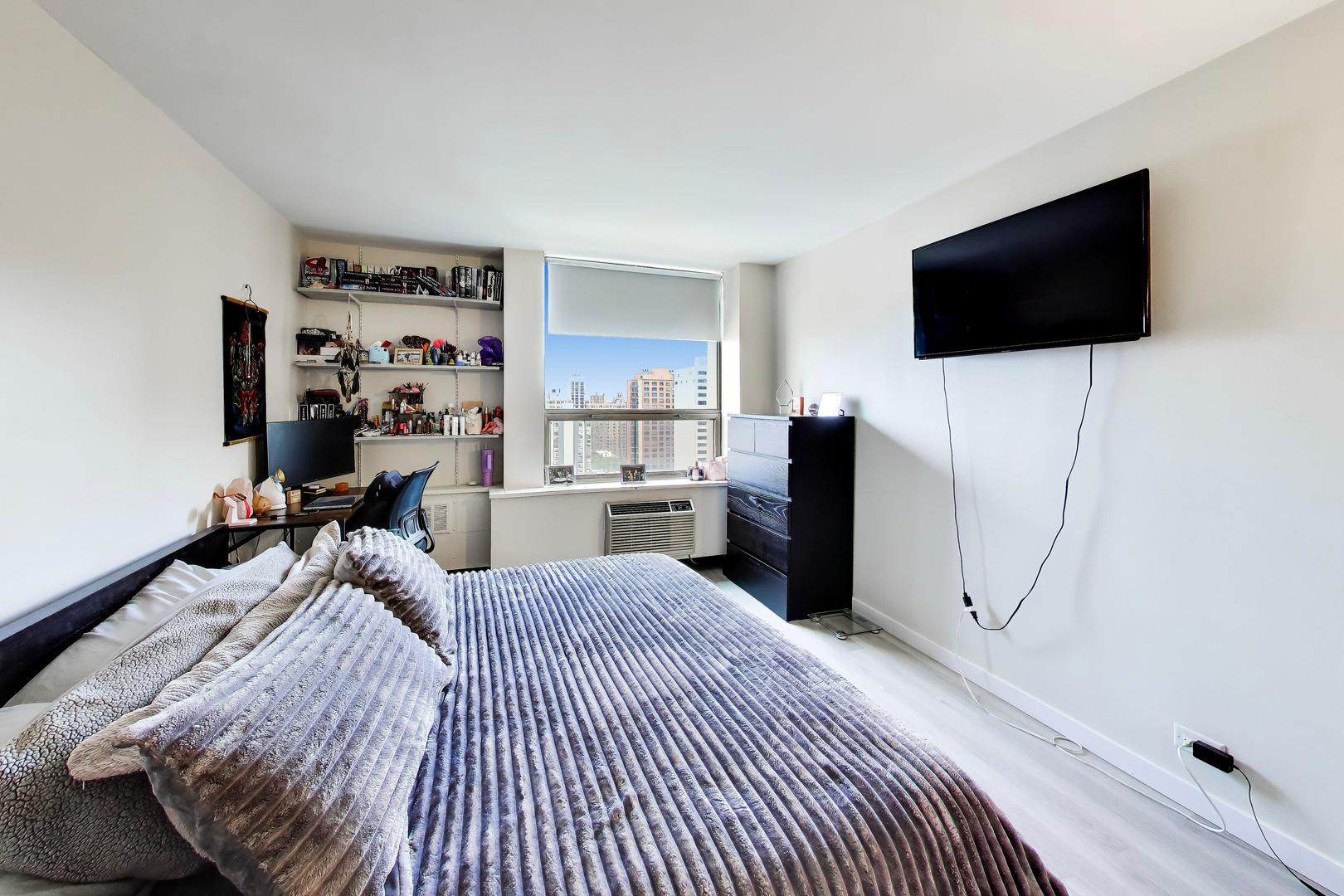 1455 N Sandburg Terrace Unit: 2306B