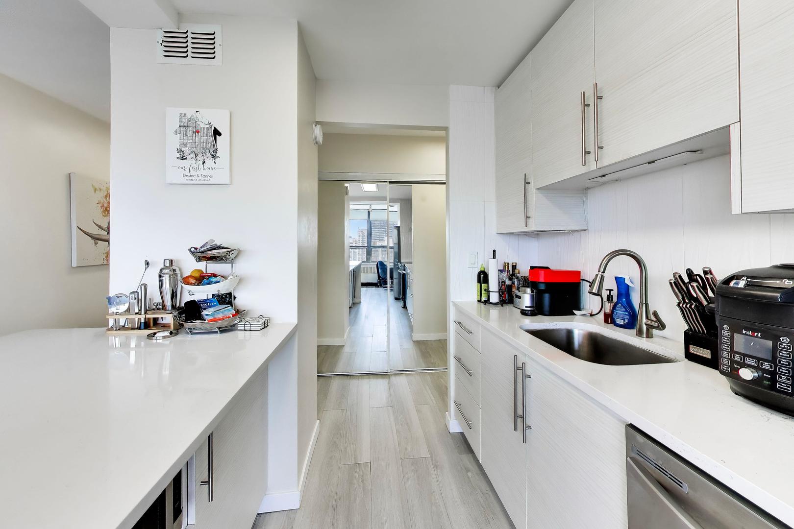 1455 N Sandburg Terrace Unit: 2306B