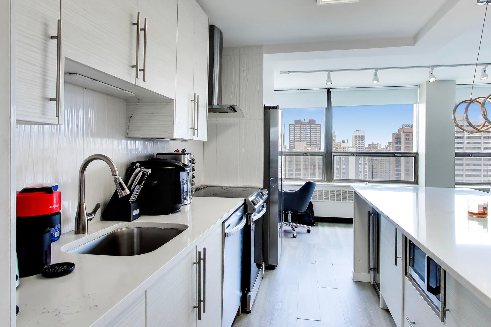 1455 N Sandburg Terrace Unit: 2306B