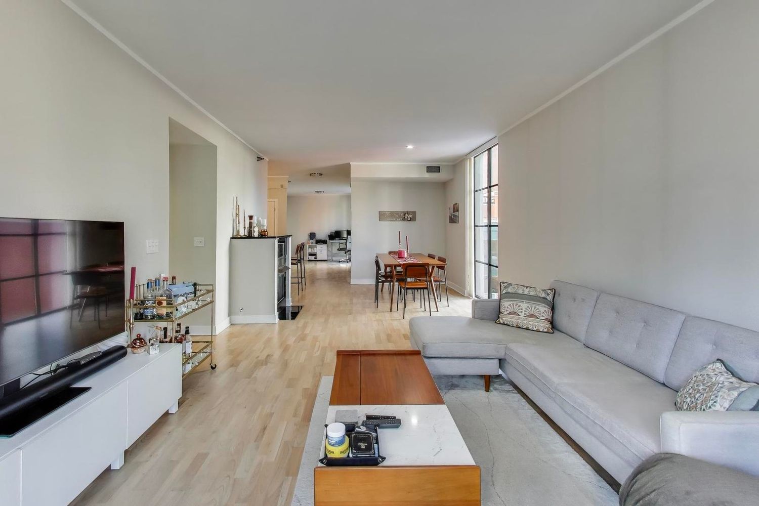 744 N Clark Street Unit: 505