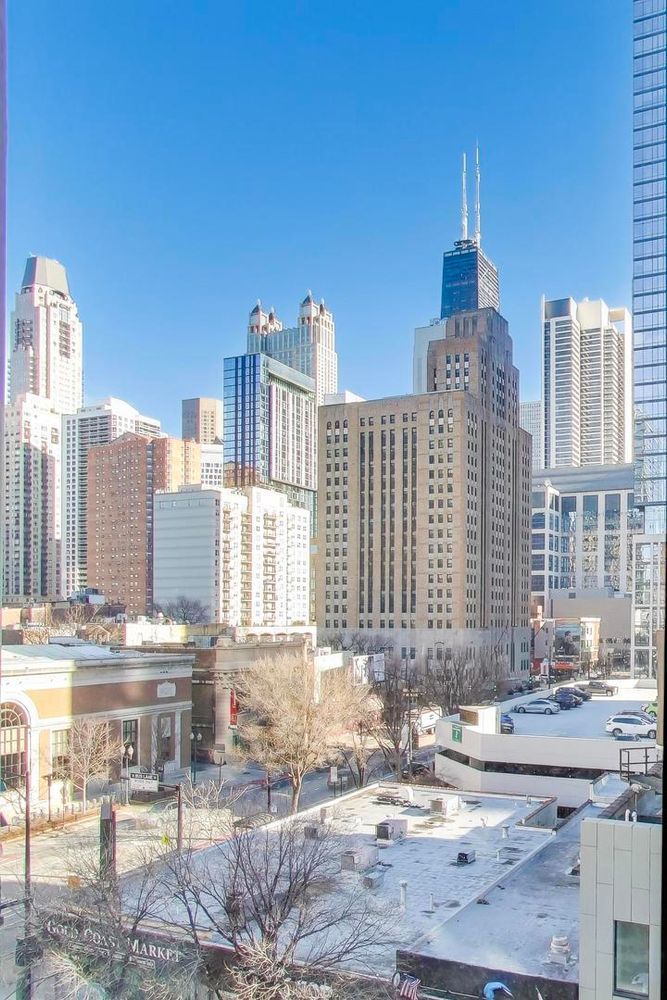 744 N Clark Street Unit: 505