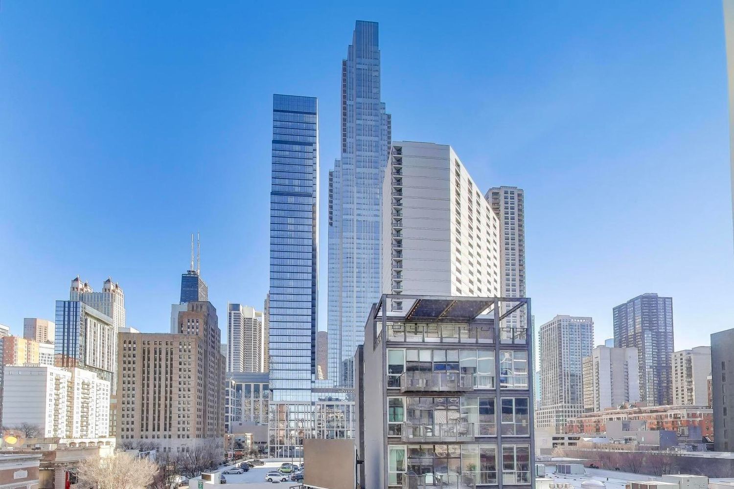 744 N Clark Street Unit: 505