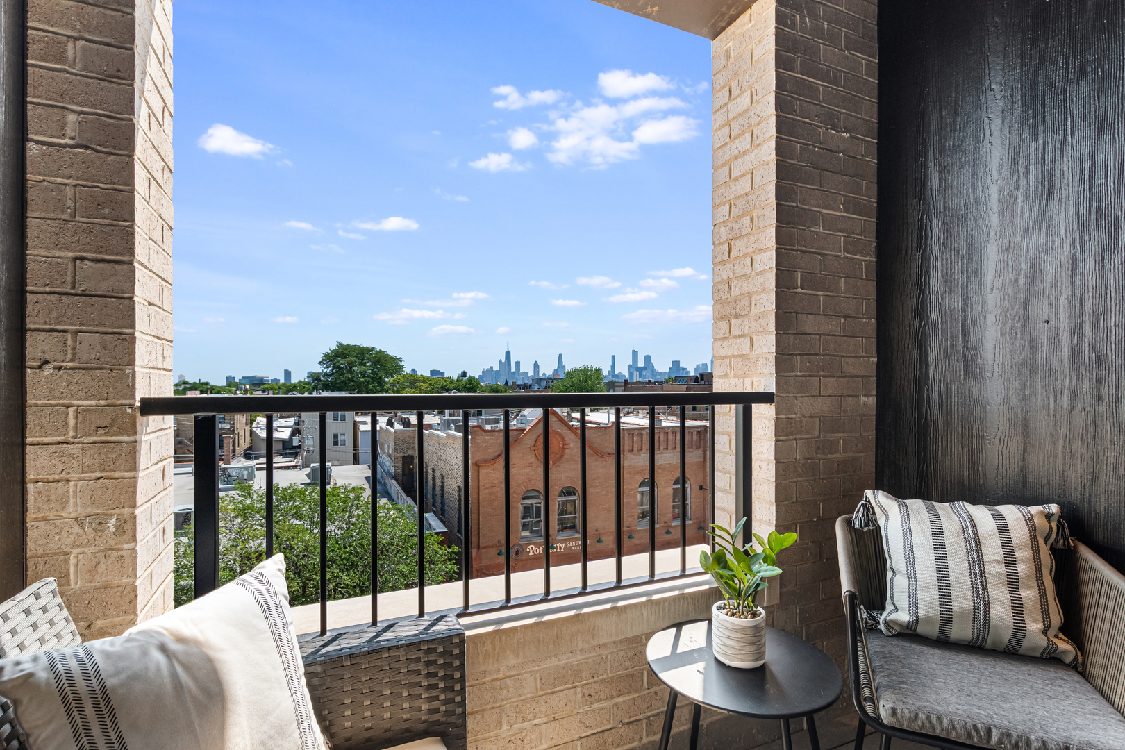1628 N Damen Avenue Unit: 401