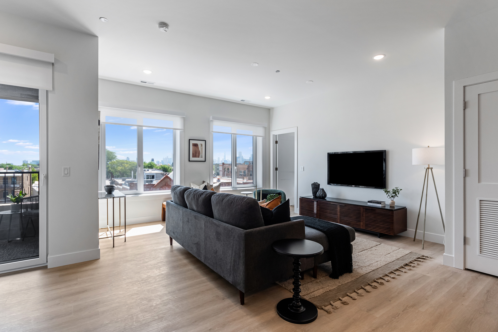 1628 N Damen Avenue Unit: 401