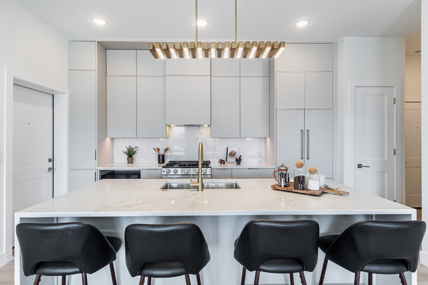1628 N Damen Avenue Unit: 401