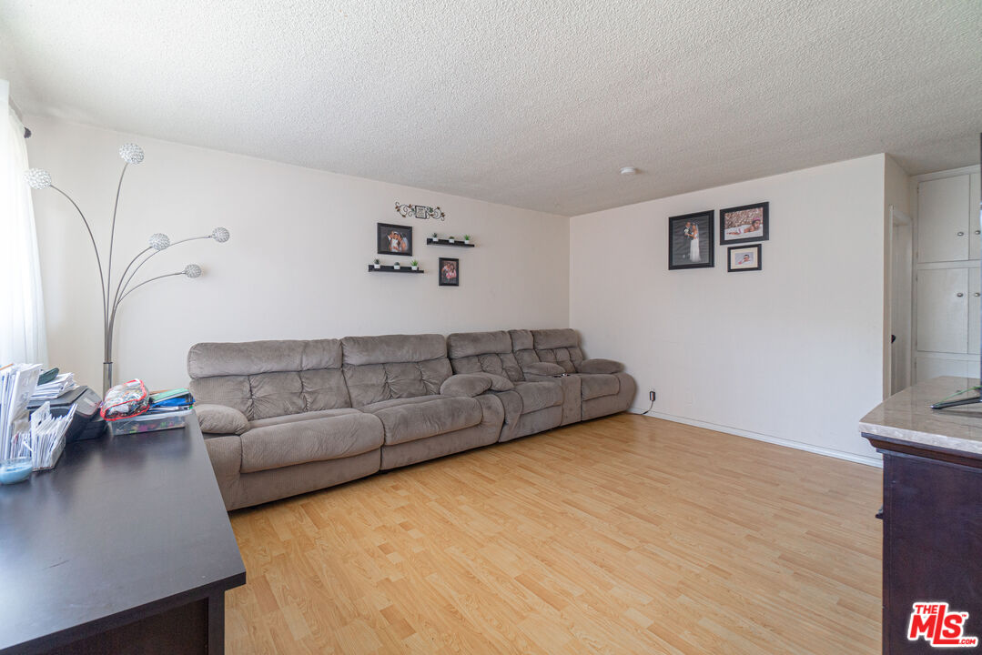 3737 W 111th Pl