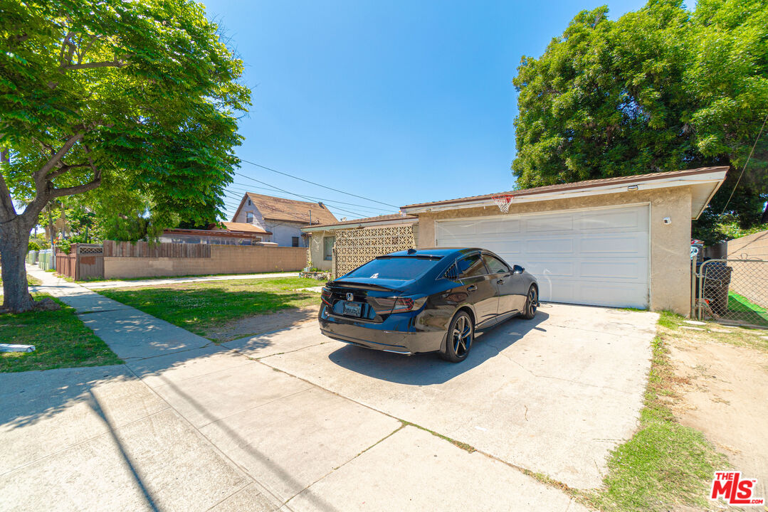 3737 W 111th Pl