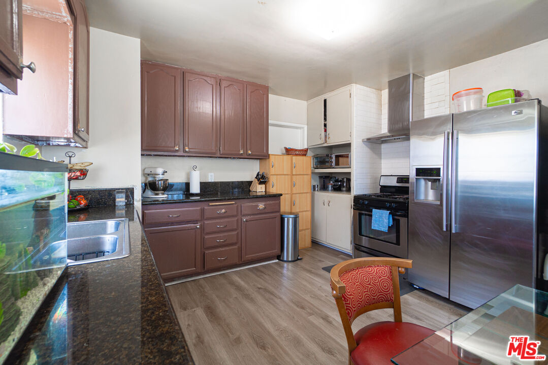 3737 W 111th Pl