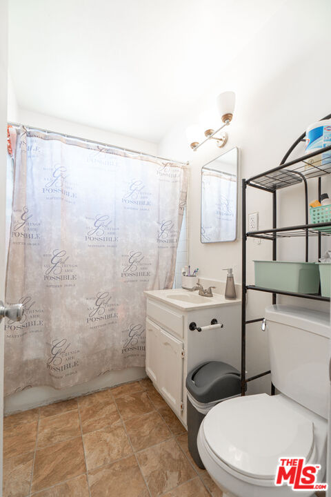 3737 W 111th Pl