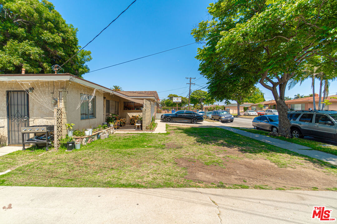 3737 W 111th Pl