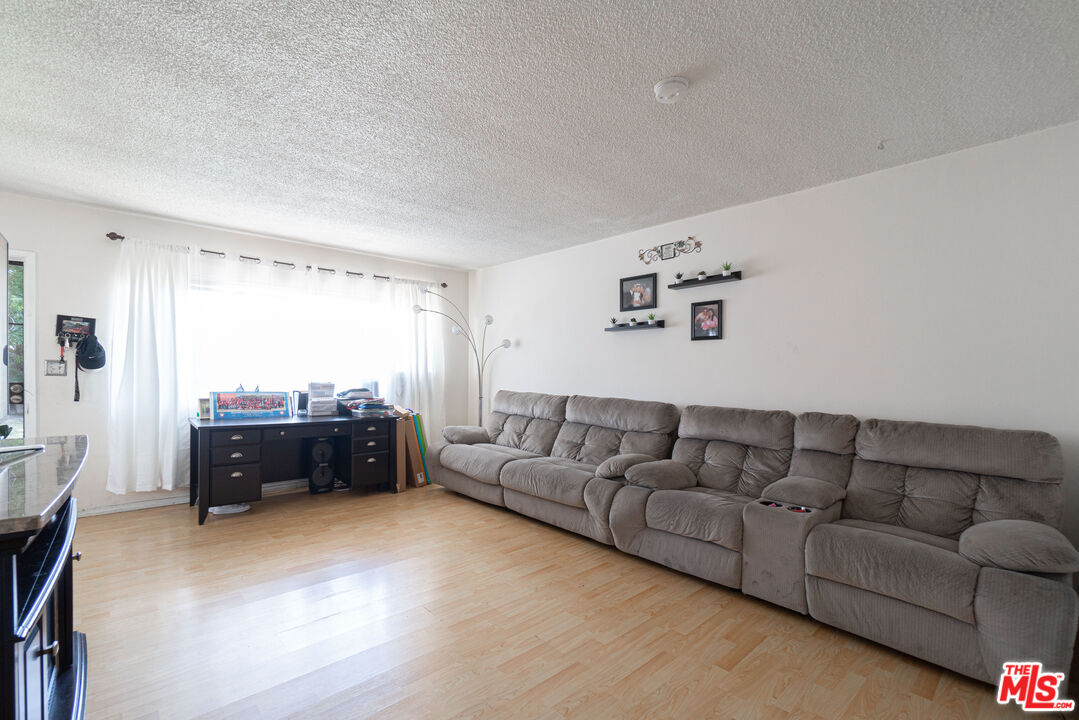 3737 W 111th Pl
