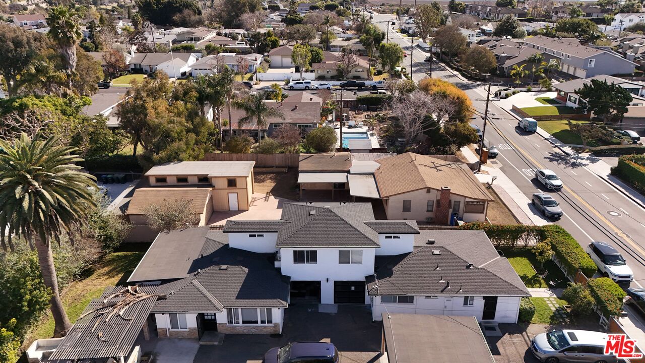 330 University Dr
