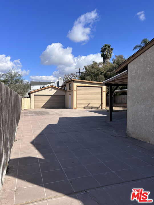 330 University Dr