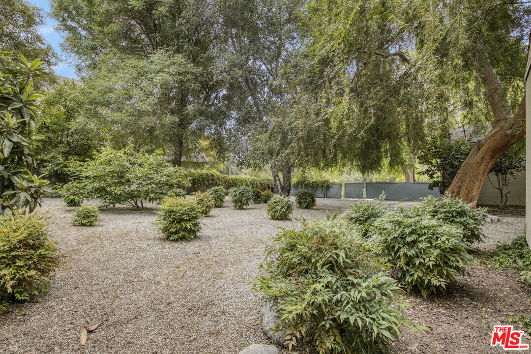 4304 Chevy Chase Dr