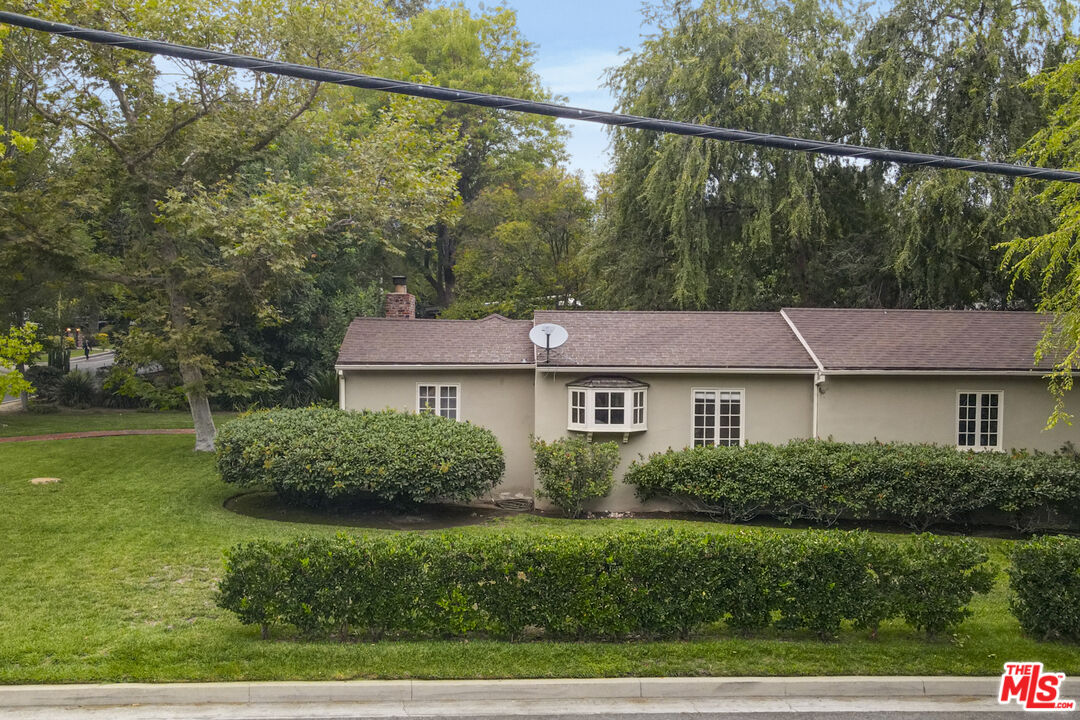 4304 Chevy Chase Dr