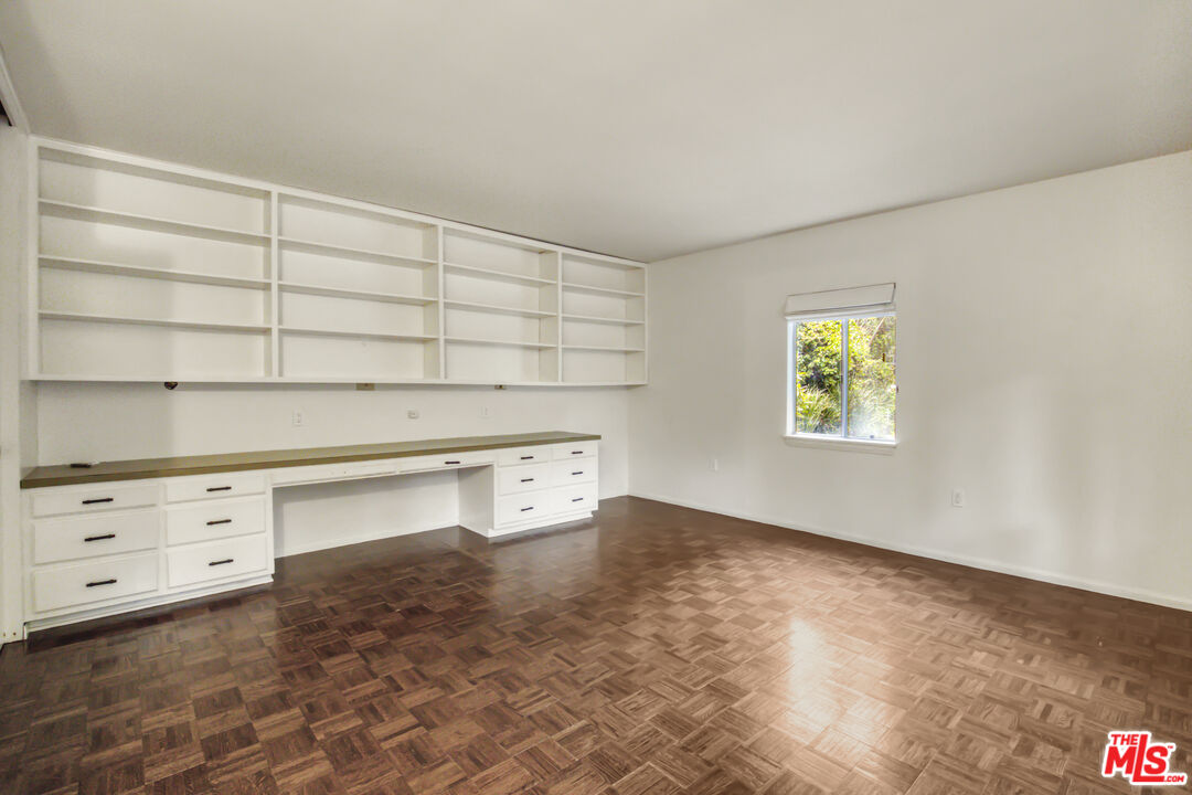 4304 Chevy Chase Dr