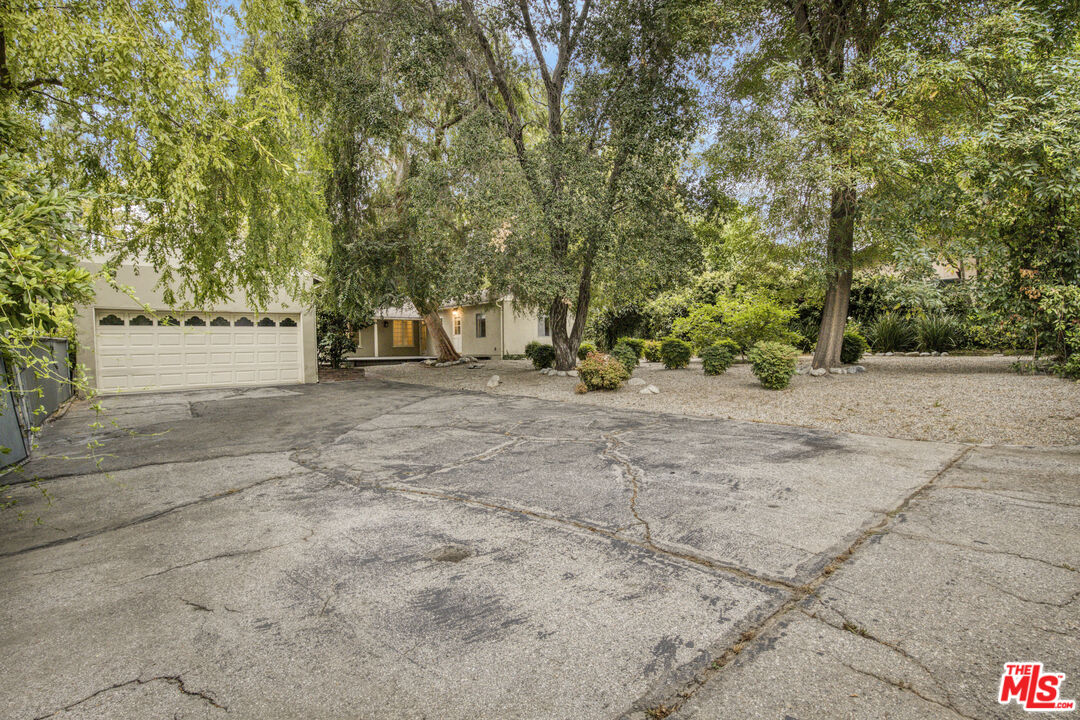 4304 Chevy Chase Dr