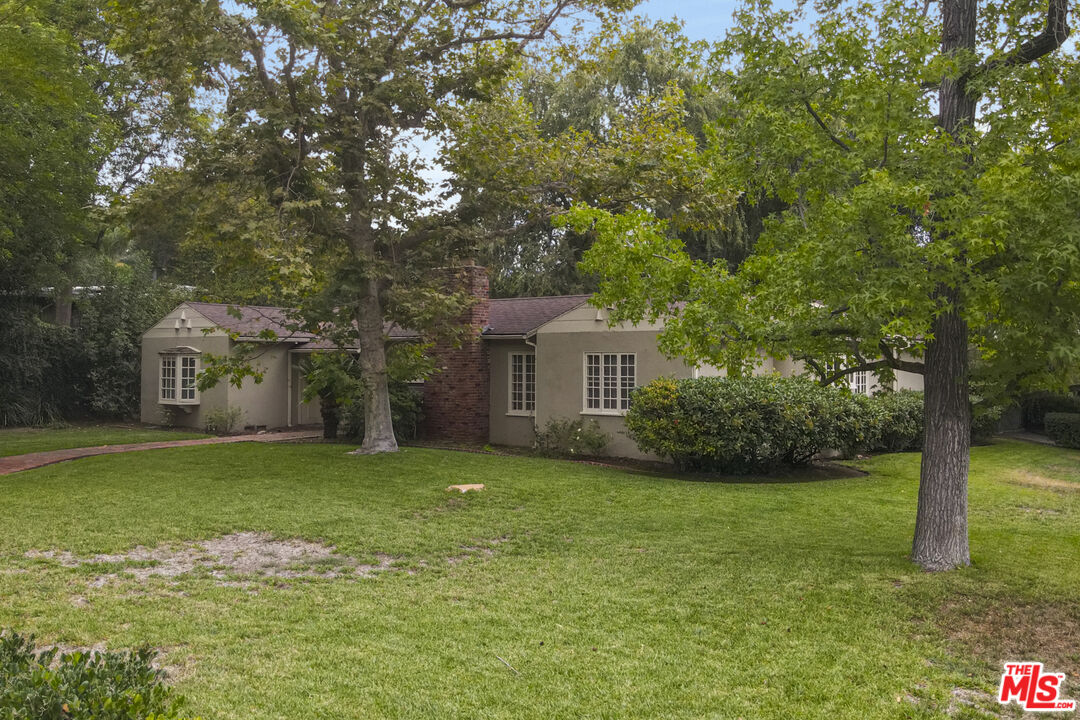 4304 Chevy Chase Dr