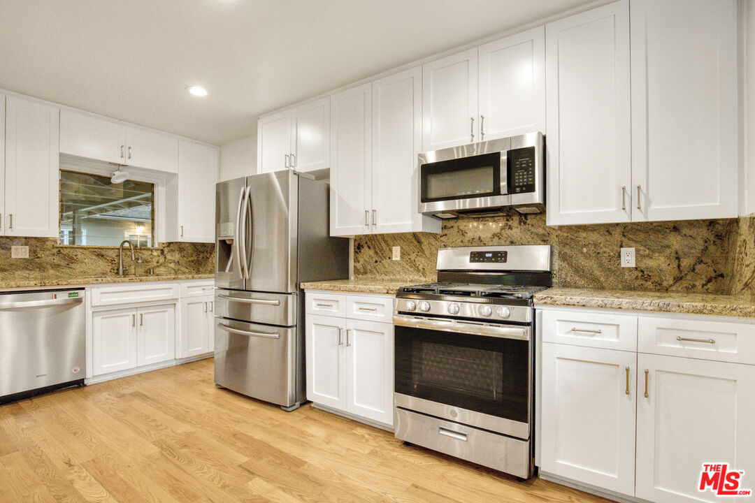 4304 Chevy Chase Dr